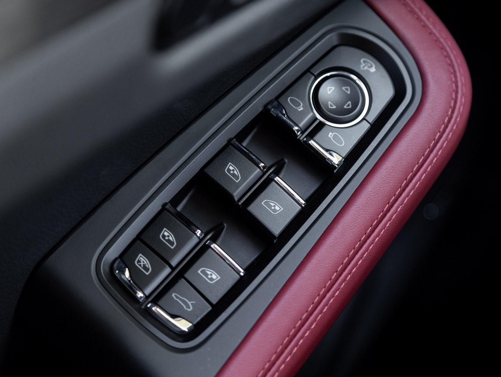 2026 Porsche Macan Macan GTS