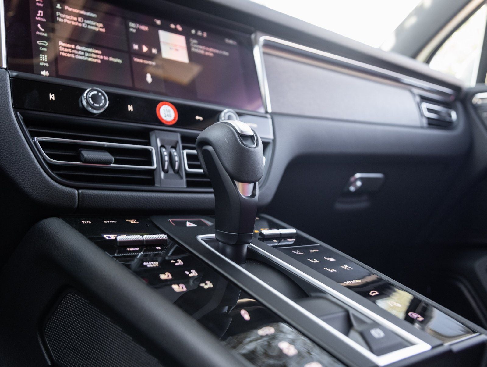 2026 Porsche Macan Macan GTS