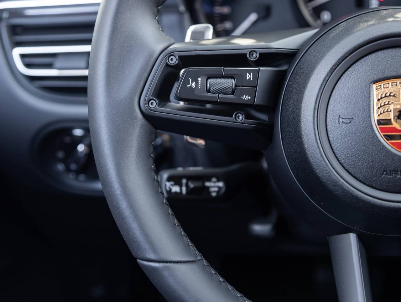 2026 Porsche Macan Macan GTS