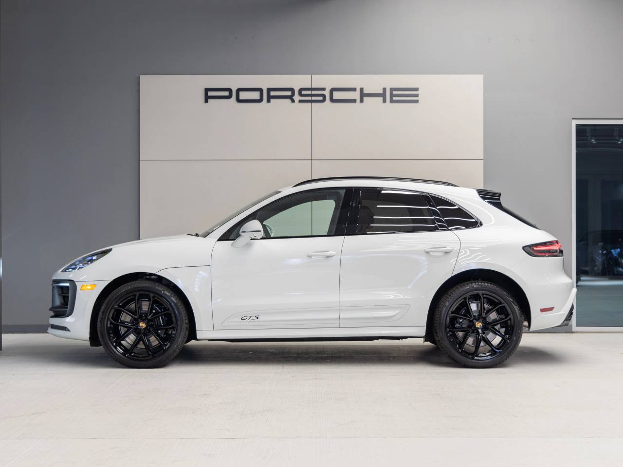 2026 Porsche Macan Macan GTS