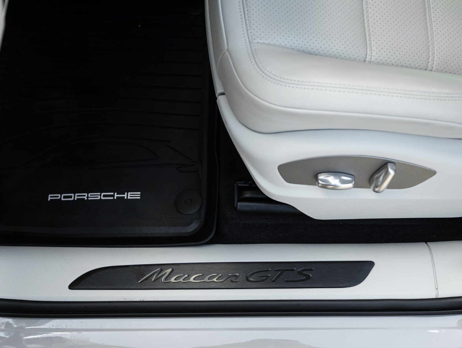 2024 Porsche Macan Macan GTS