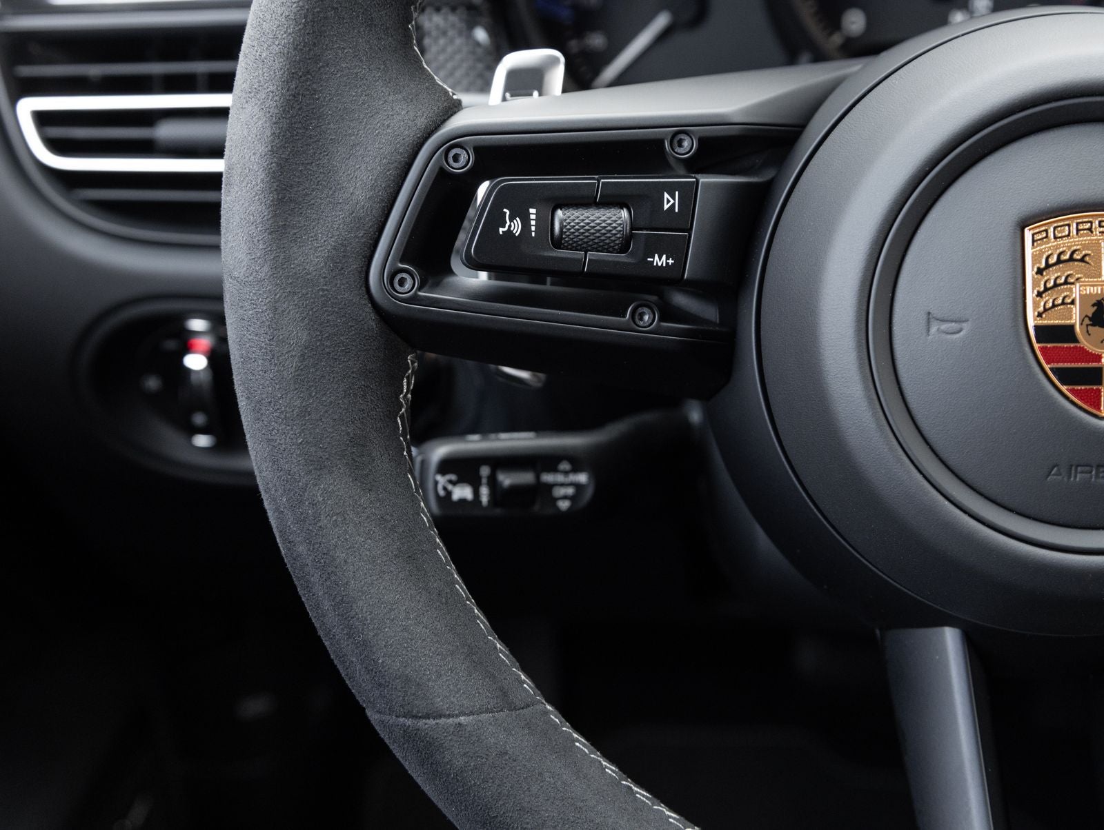 2026 Porsche Macan Macan GTS