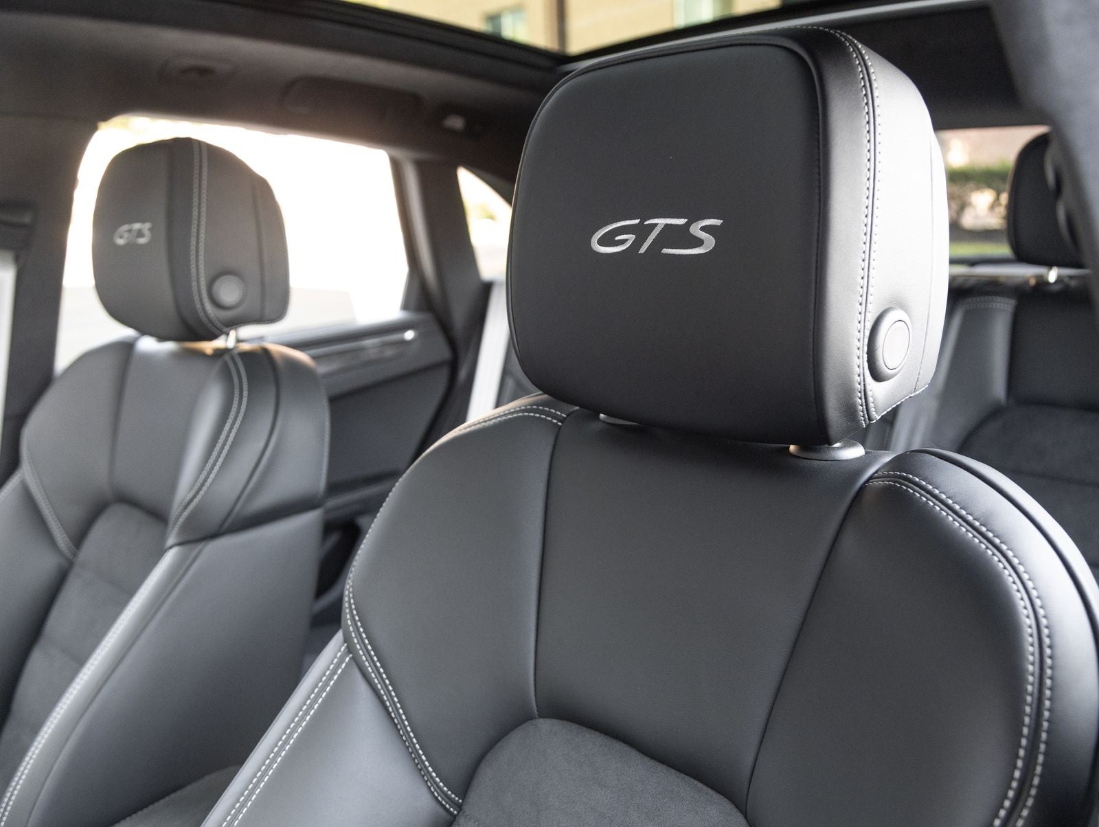 2026 Porsche Macan Macan GTS