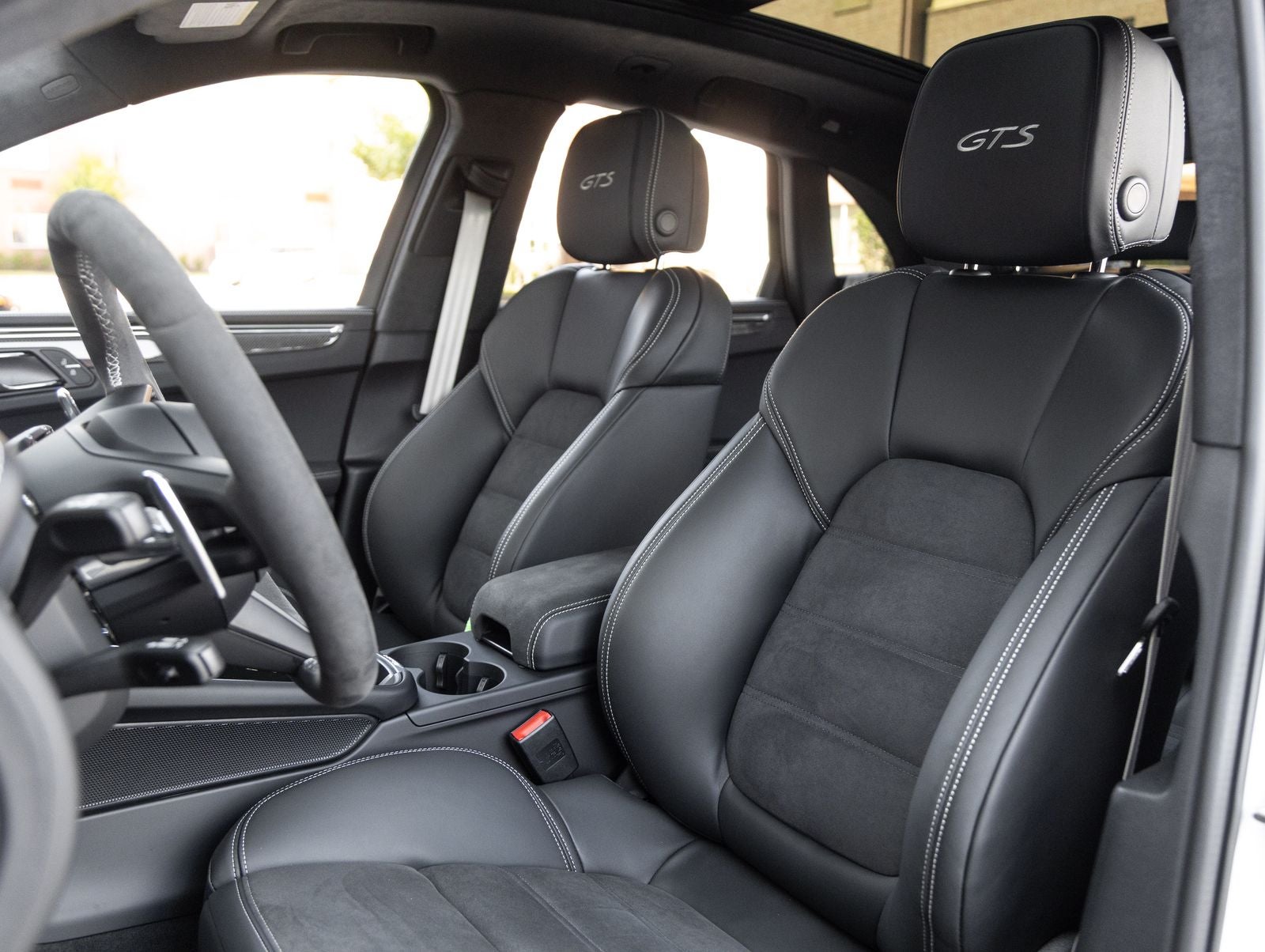 2026 Porsche Macan Macan GTS