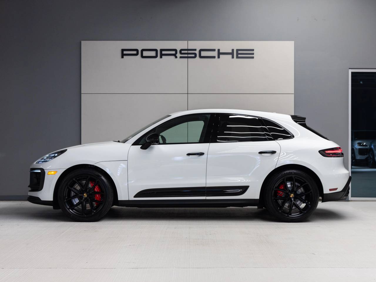 2026 Porsche Macan Macan GTS