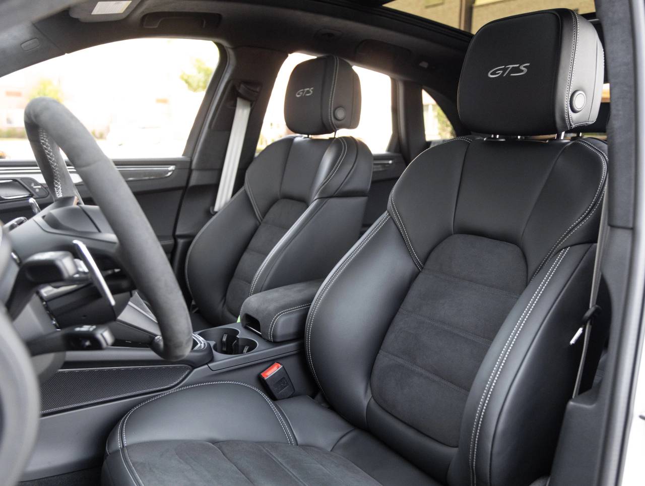 2026 Porsche Macan Macan GTS