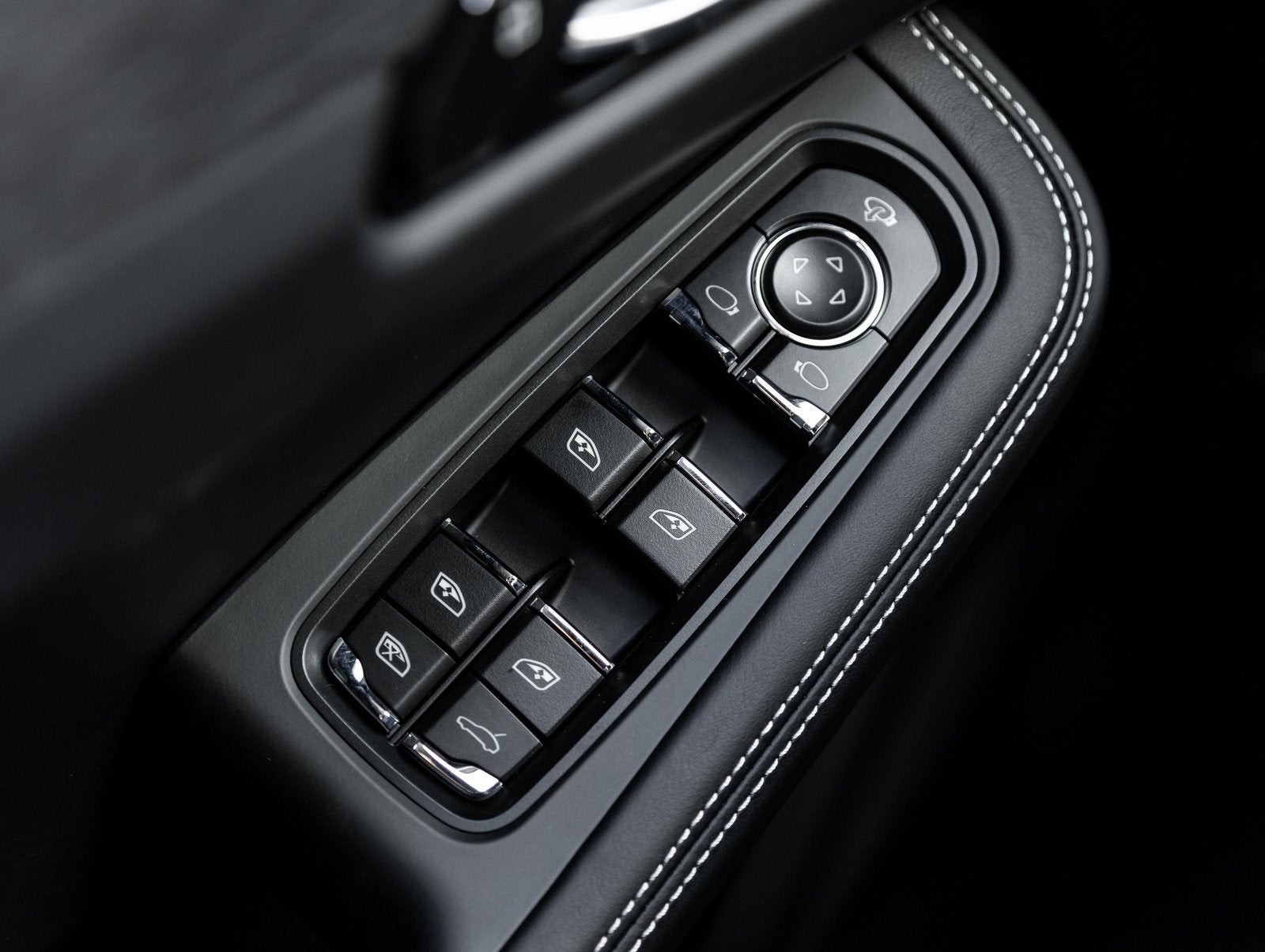 2026 Porsche Macan Macan GTS