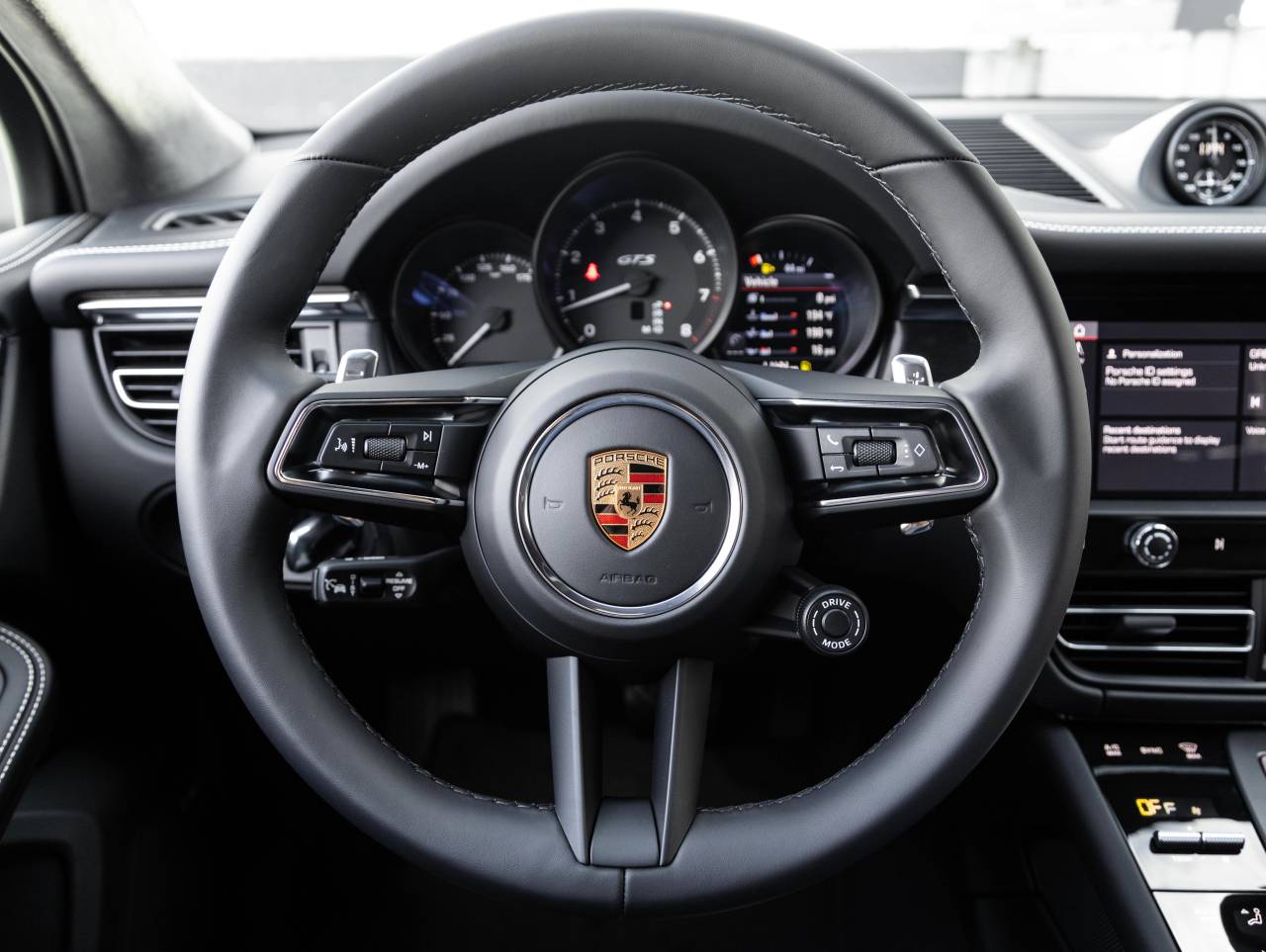 2026 Porsche Macan Macan GTS