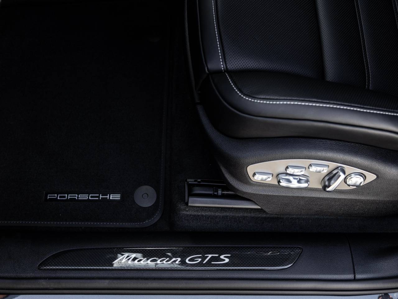 2026 Porsche Macan Macan GTS