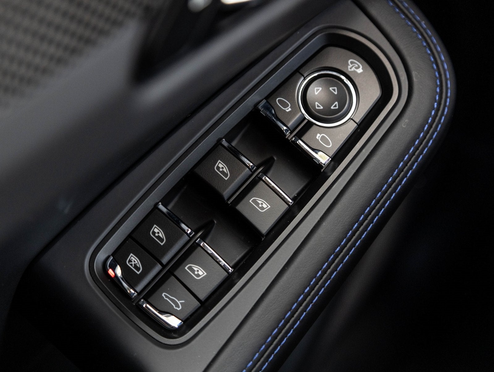 2026 Porsche Macan Macan GTS