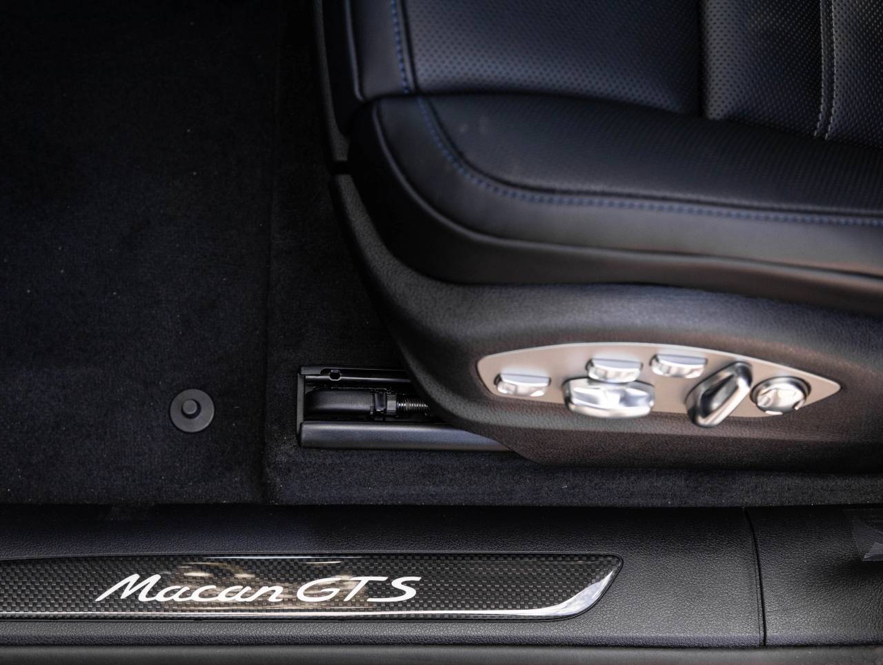 2026 Porsche Macan Macan GTS