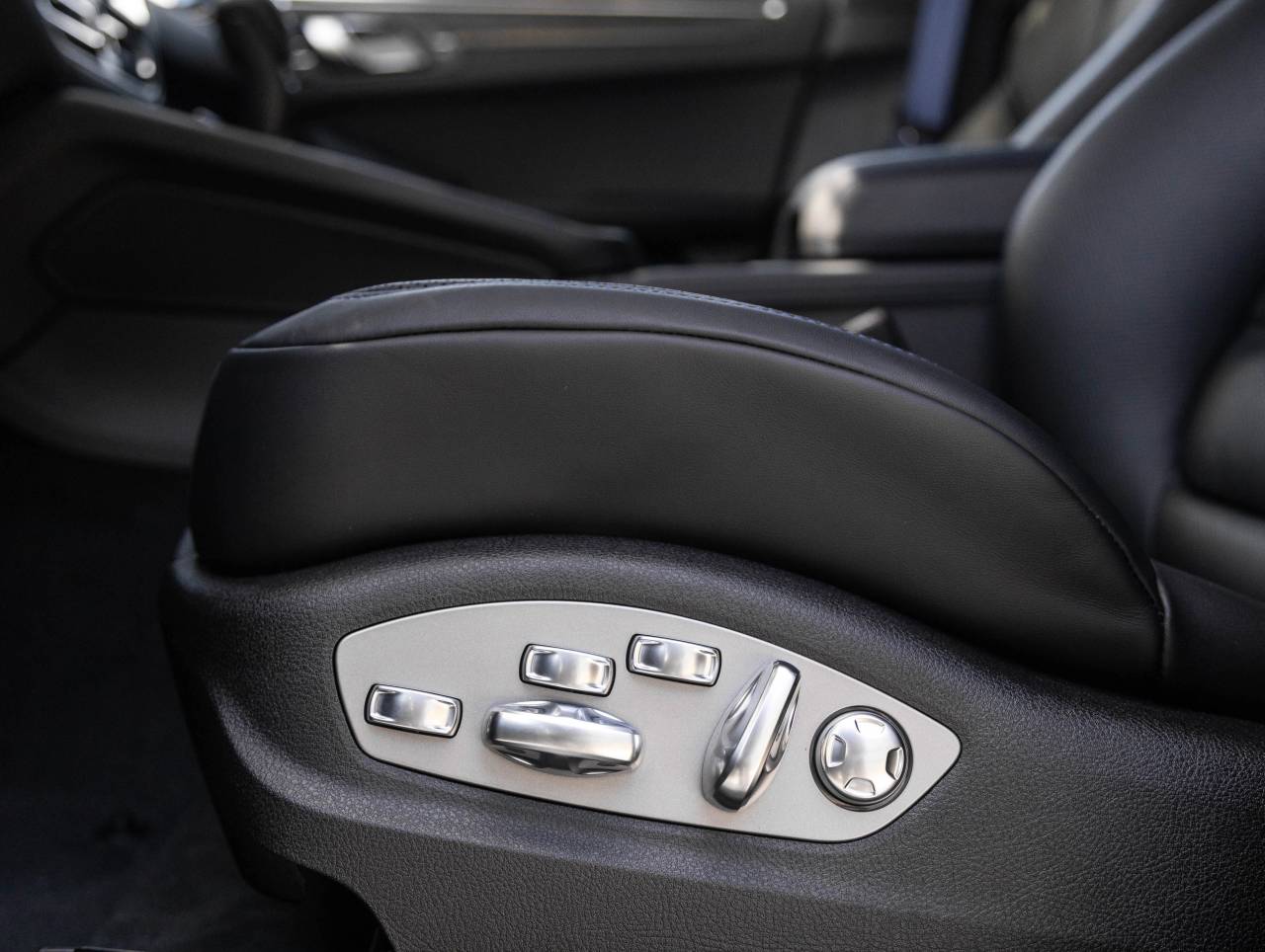 2026 Porsche Macan Macan GTS