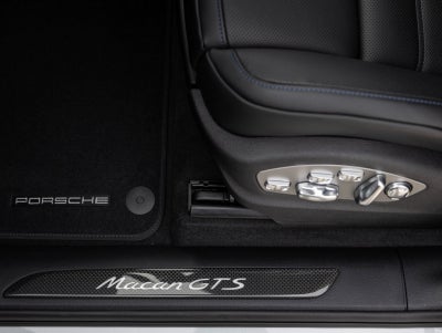 2026 Porsche Macan Macan GTS