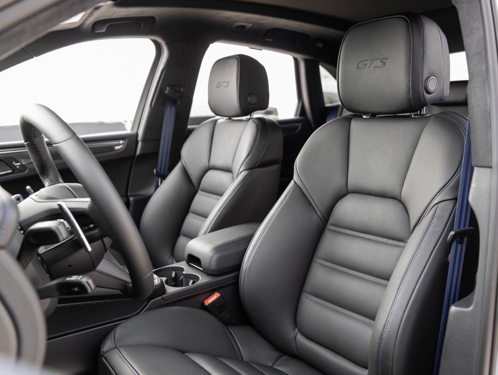 2026 Porsche Macan Macan GTS