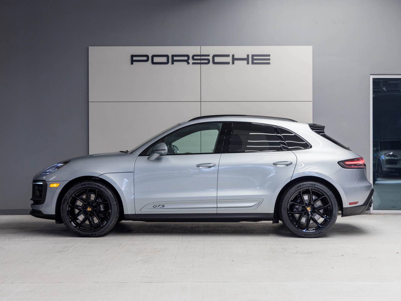 2026 Porsche Macan Macan GTS