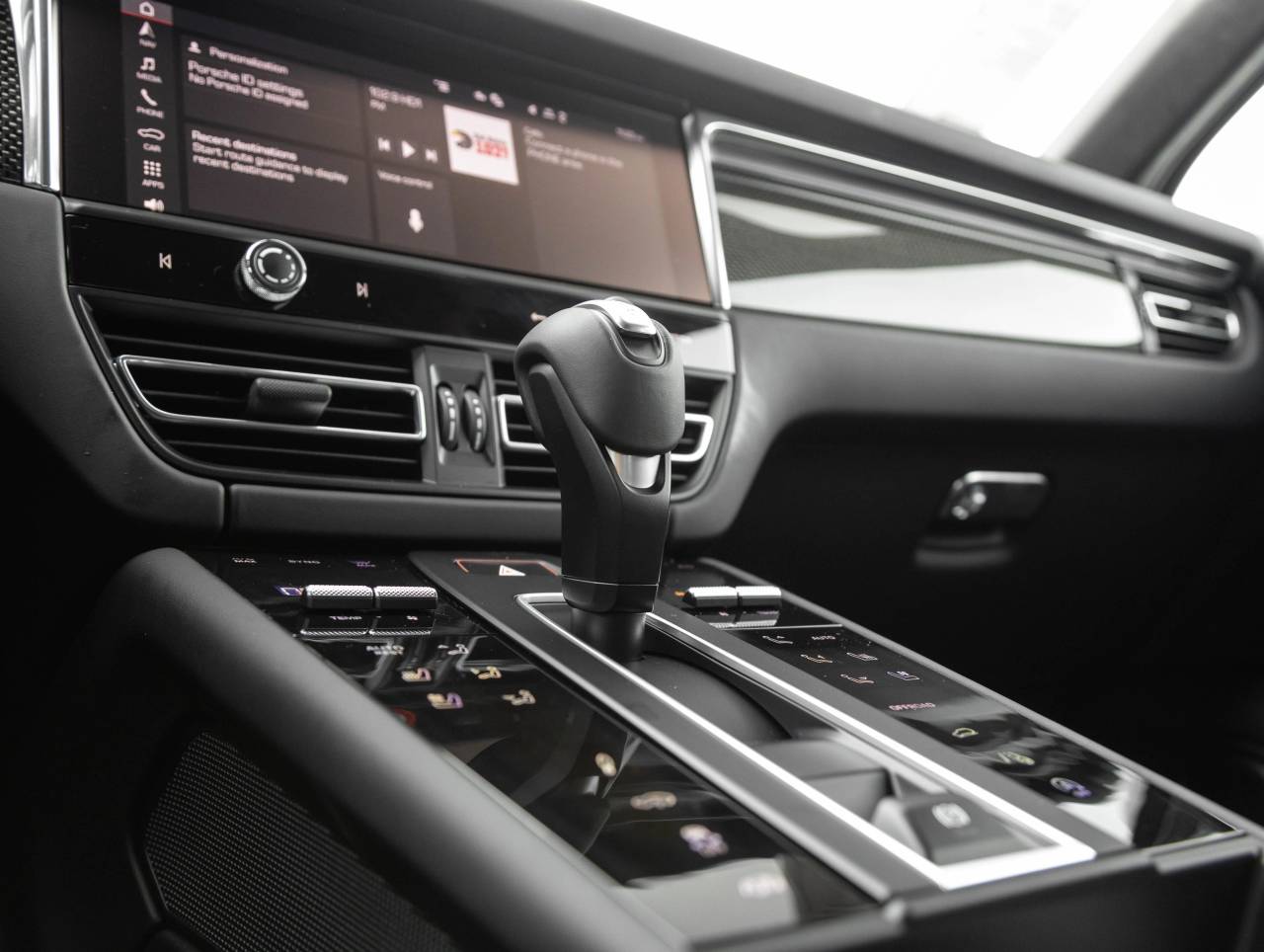 2026 Porsche Macan Macan GTS