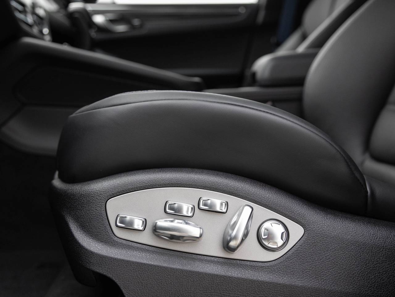 2026 Porsche Macan Macan GTS