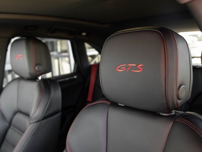 2026 Porsche Macan Macan GTS