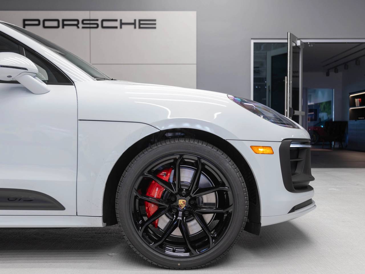 2026 Porsche Macan Macan GTS
