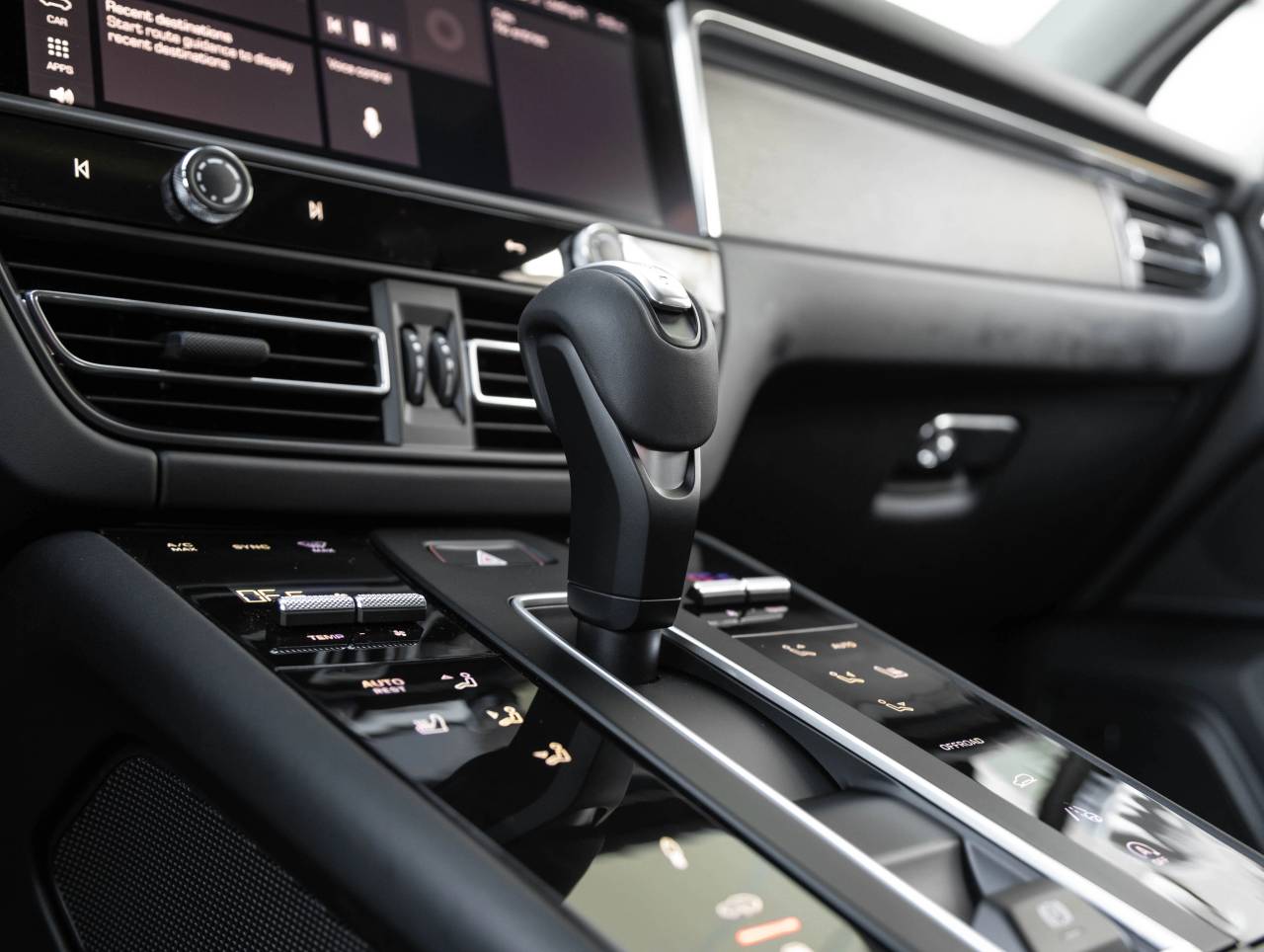 2026 Porsche Macan Macan GTS