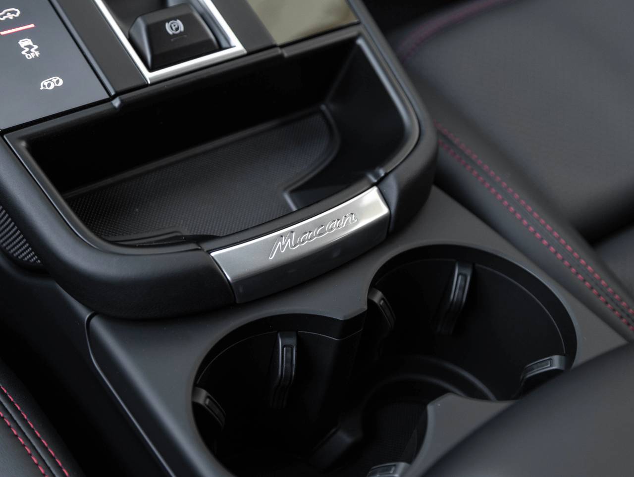 2026 Porsche Macan Macan GTS