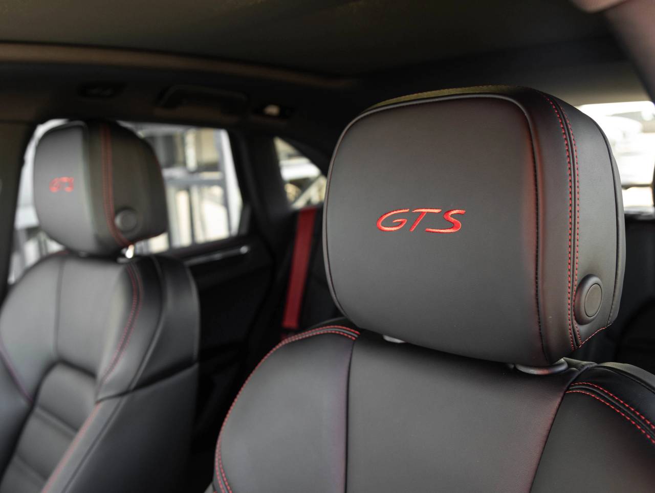 2026 Porsche Macan Macan GTS