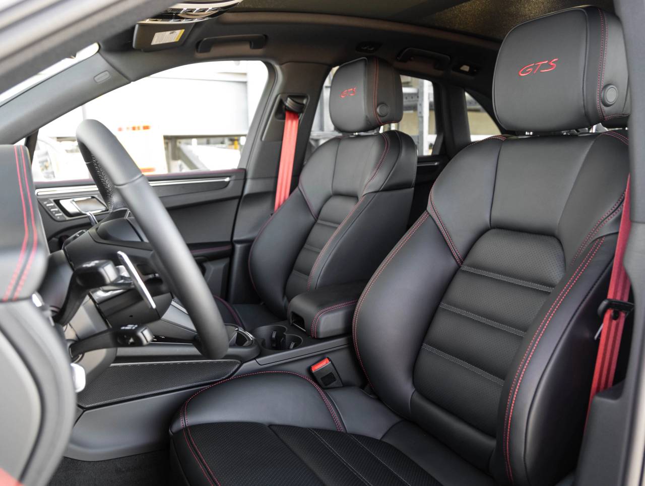 2026 Porsche Macan Macan GTS