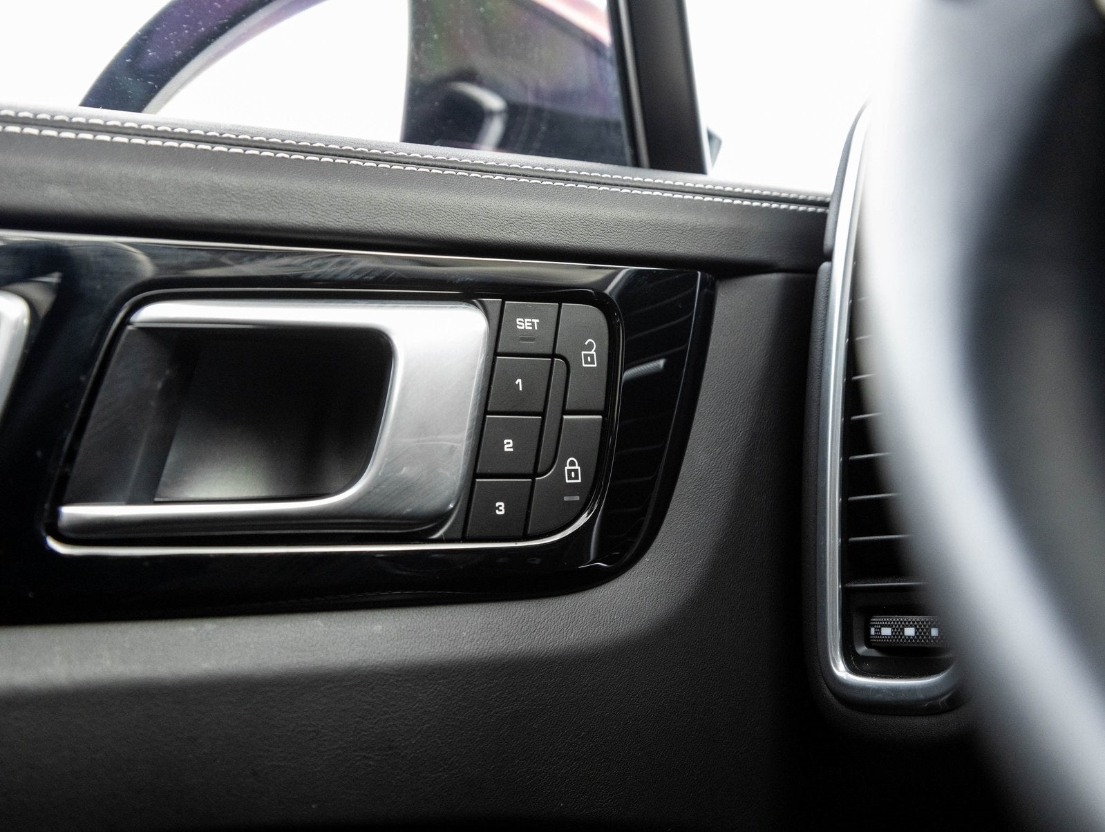 2023 Porsche Cayenne Cayenne Turbo (MY23)