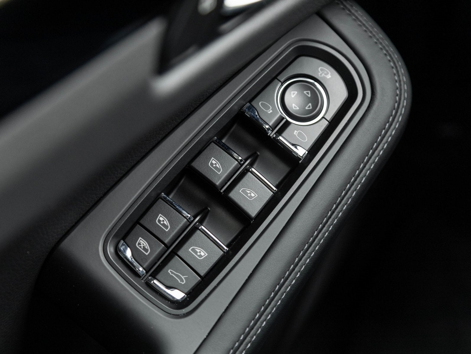 2026 Porsche Macan Macan S