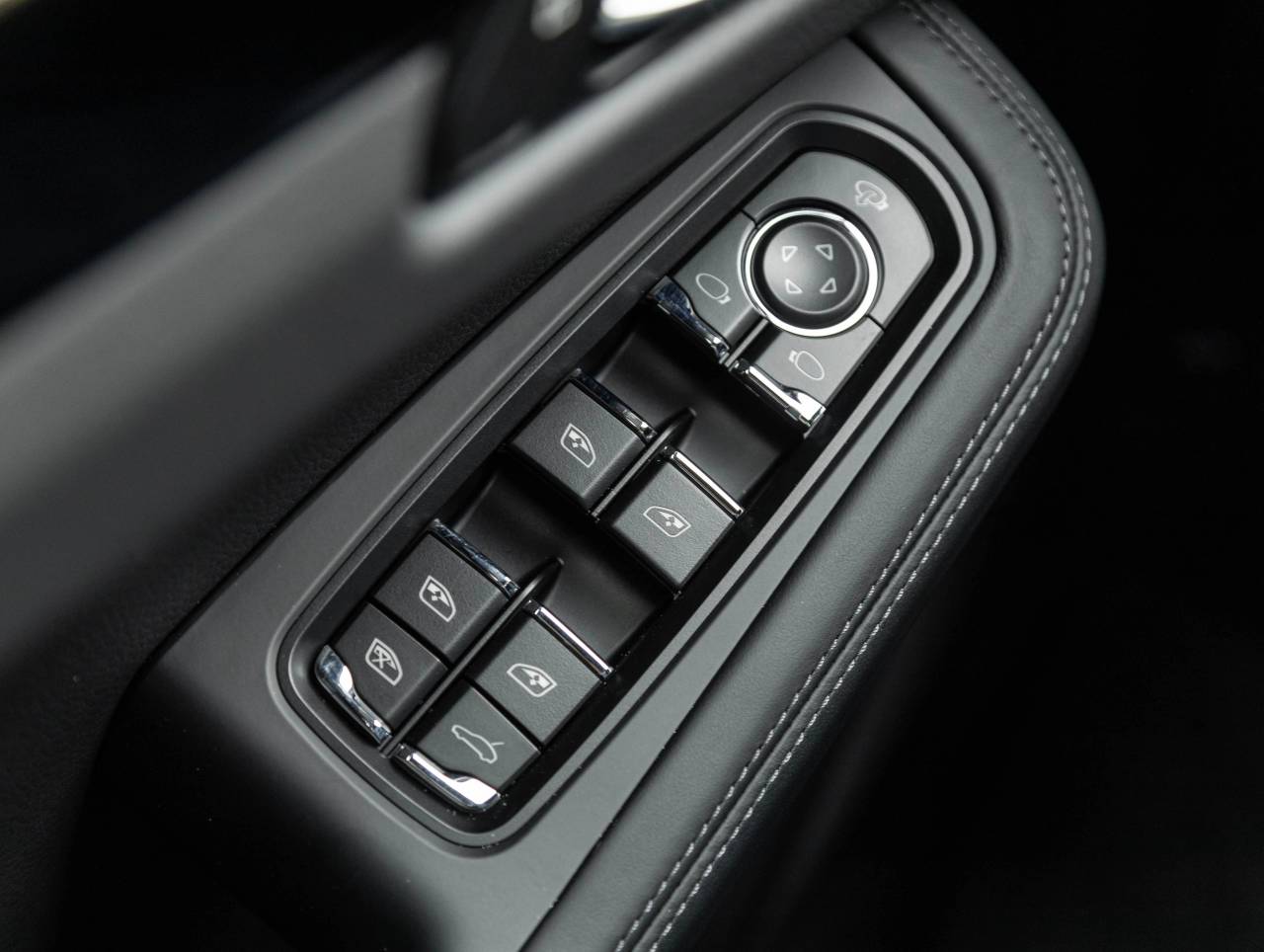 2026 Porsche Macan Macan S