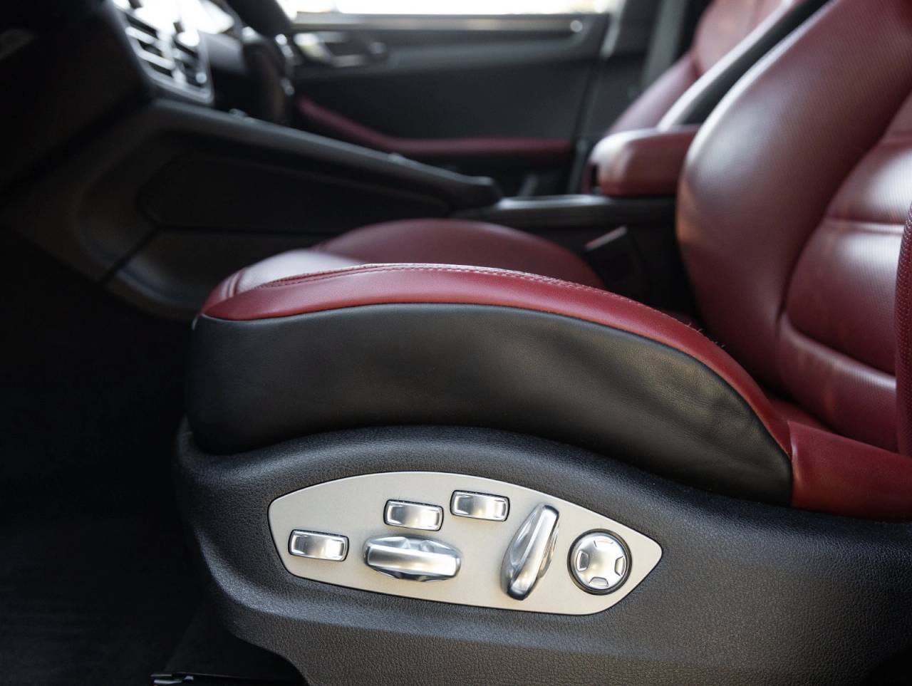 2025 Porsche Macan Macan S