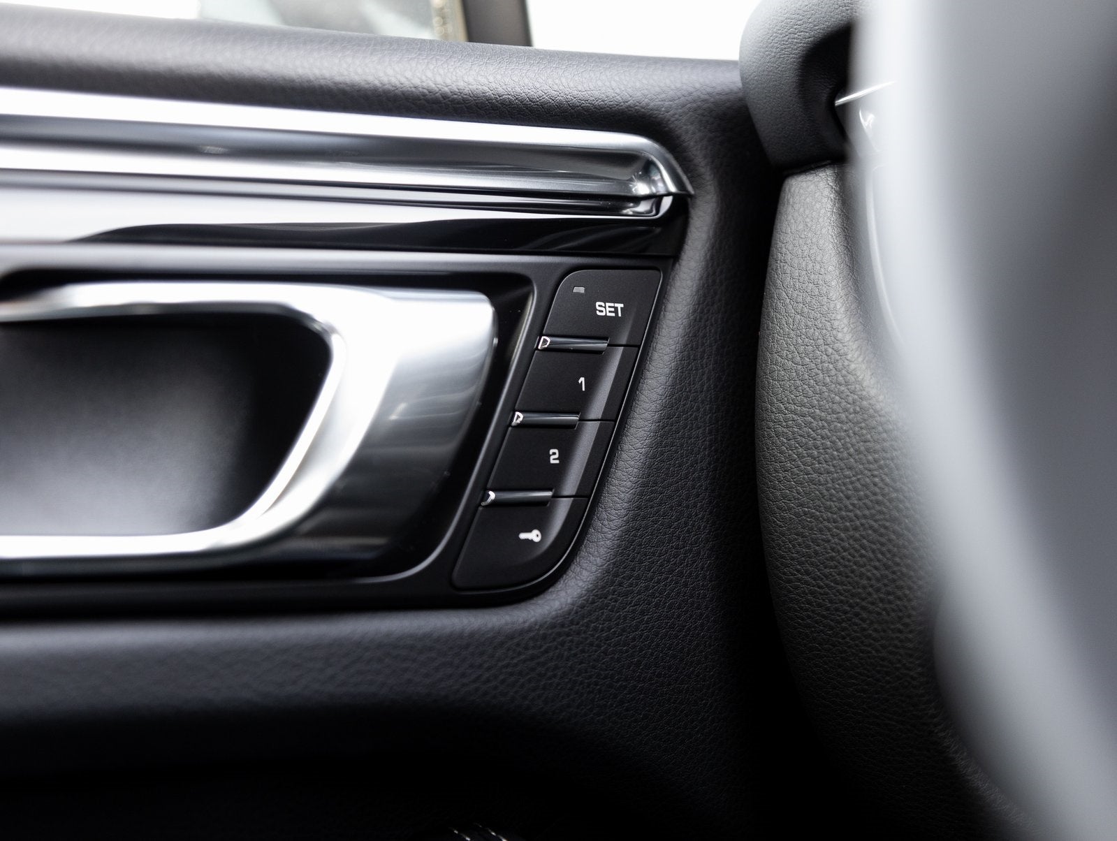 2025 Porsche Macan Macan S