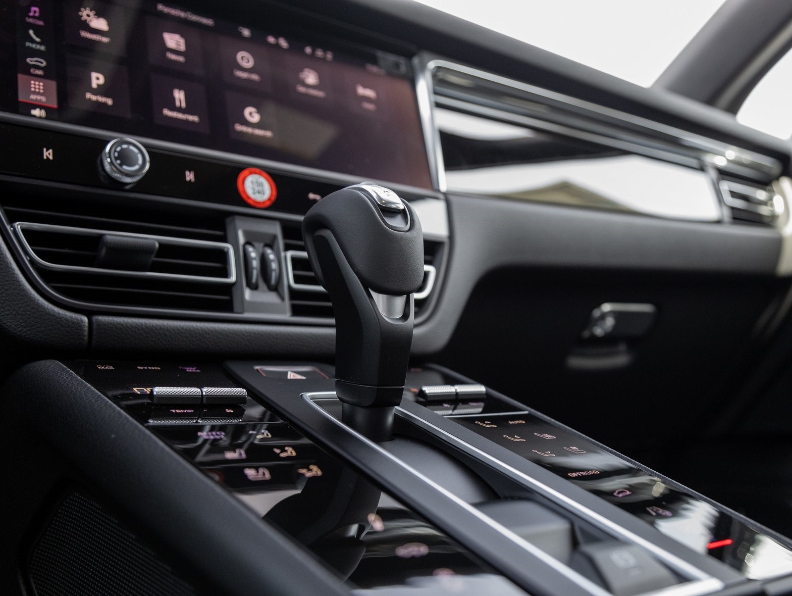 2025 Porsche Macan Macan S