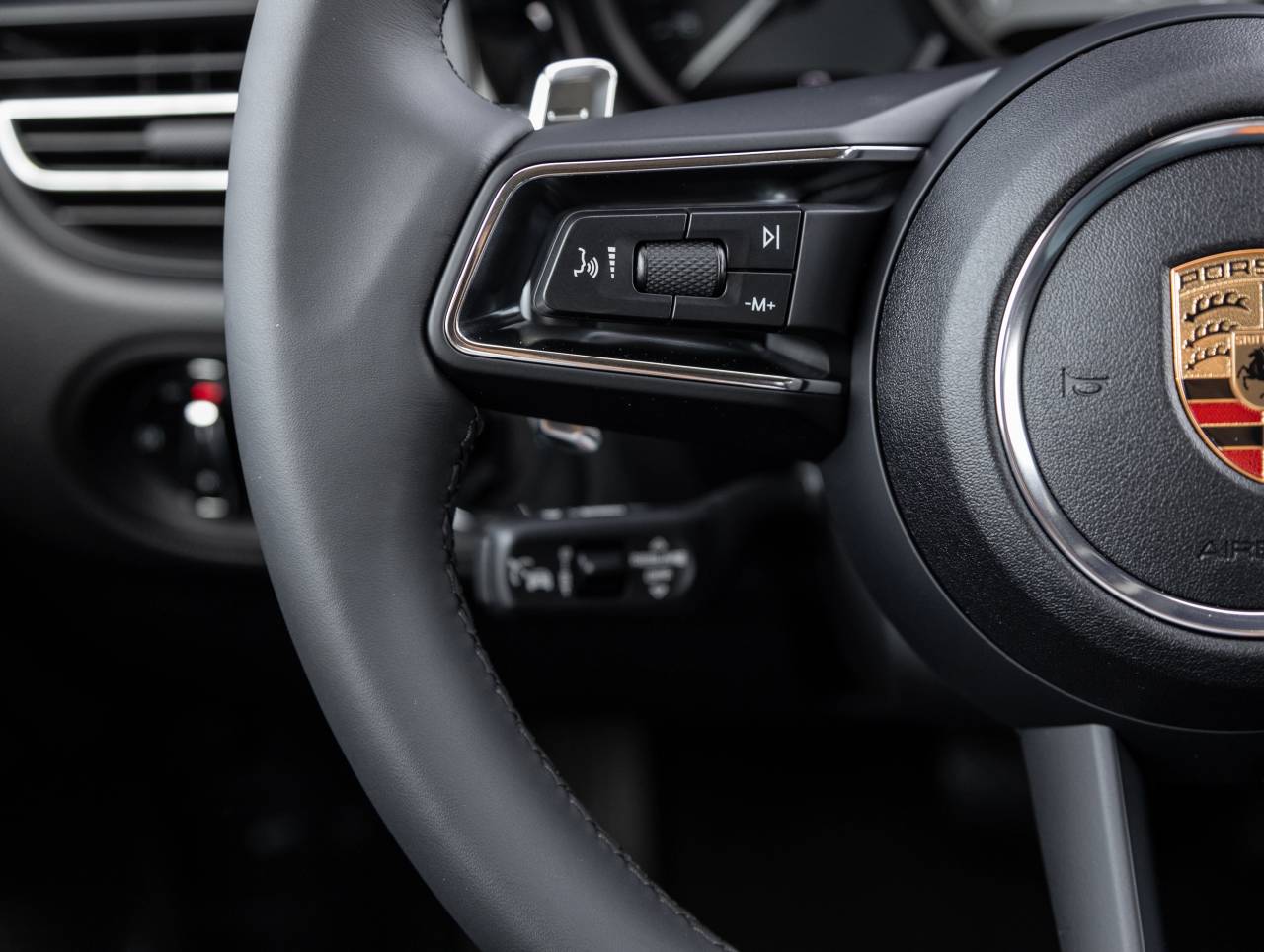 2025 Porsche Macan Macan S