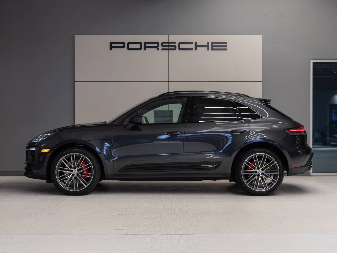 2025 Porsche Macan Macan S