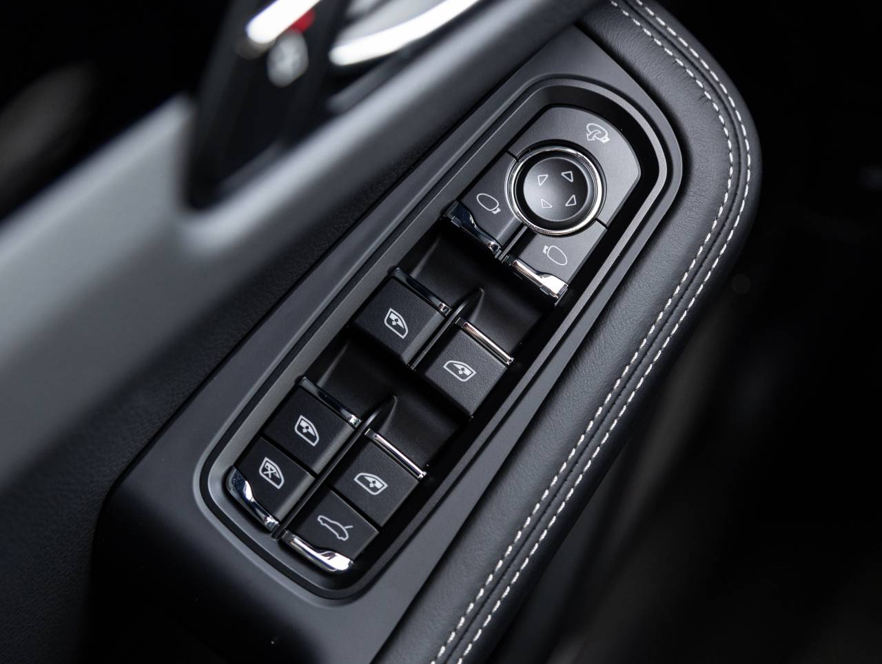 2025 Porsche Macan Macan S