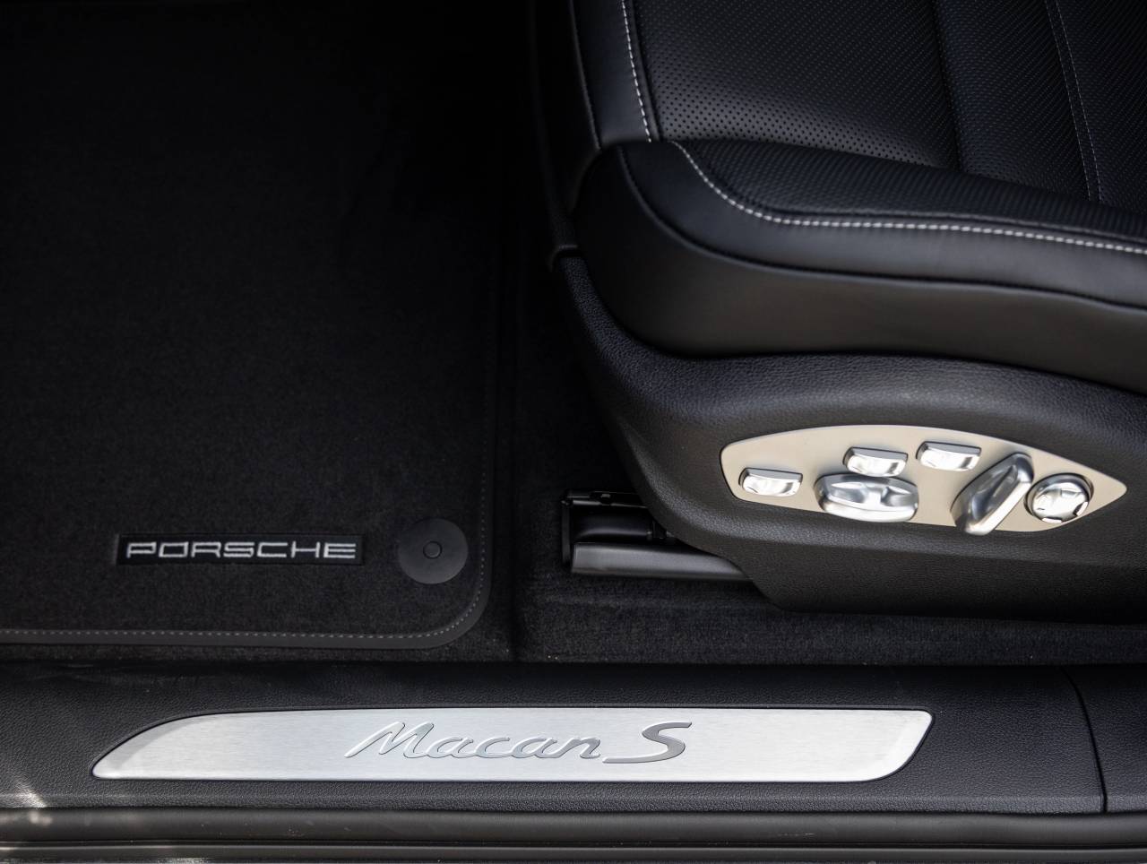 2025 Porsche Macan Macan S