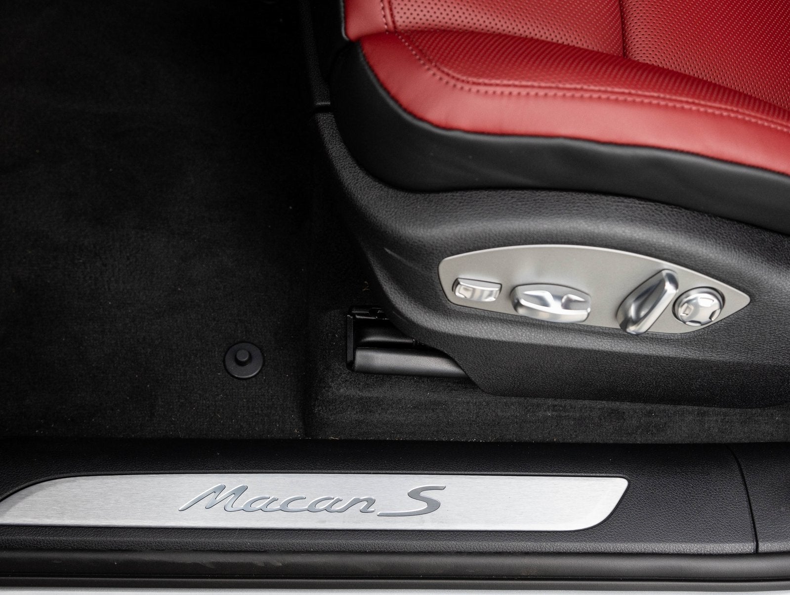 2025 Porsche Macan Macan S