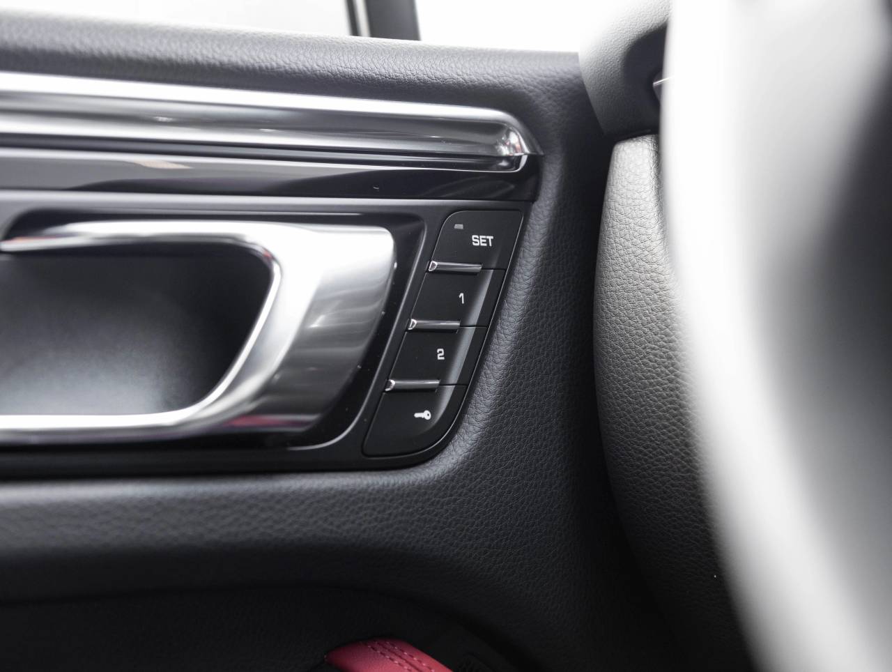 2025 Porsche Macan Macan S