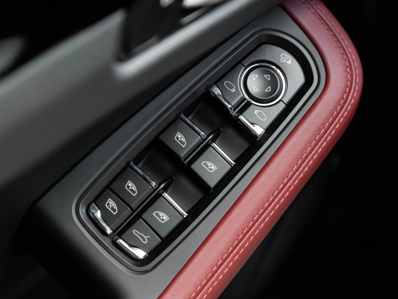 2025 Porsche Macan Macan S