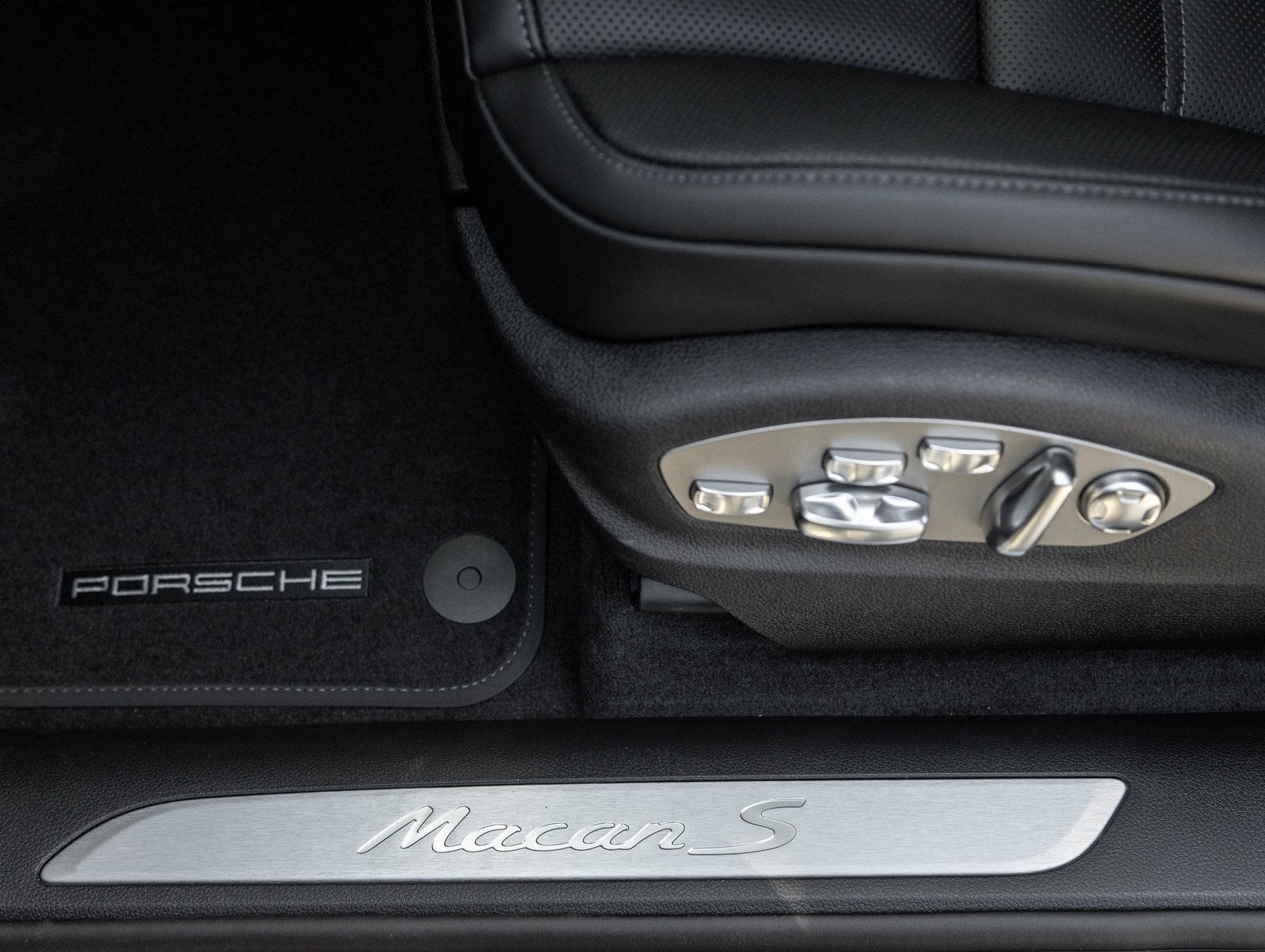 2025 Porsche Macan Macan S