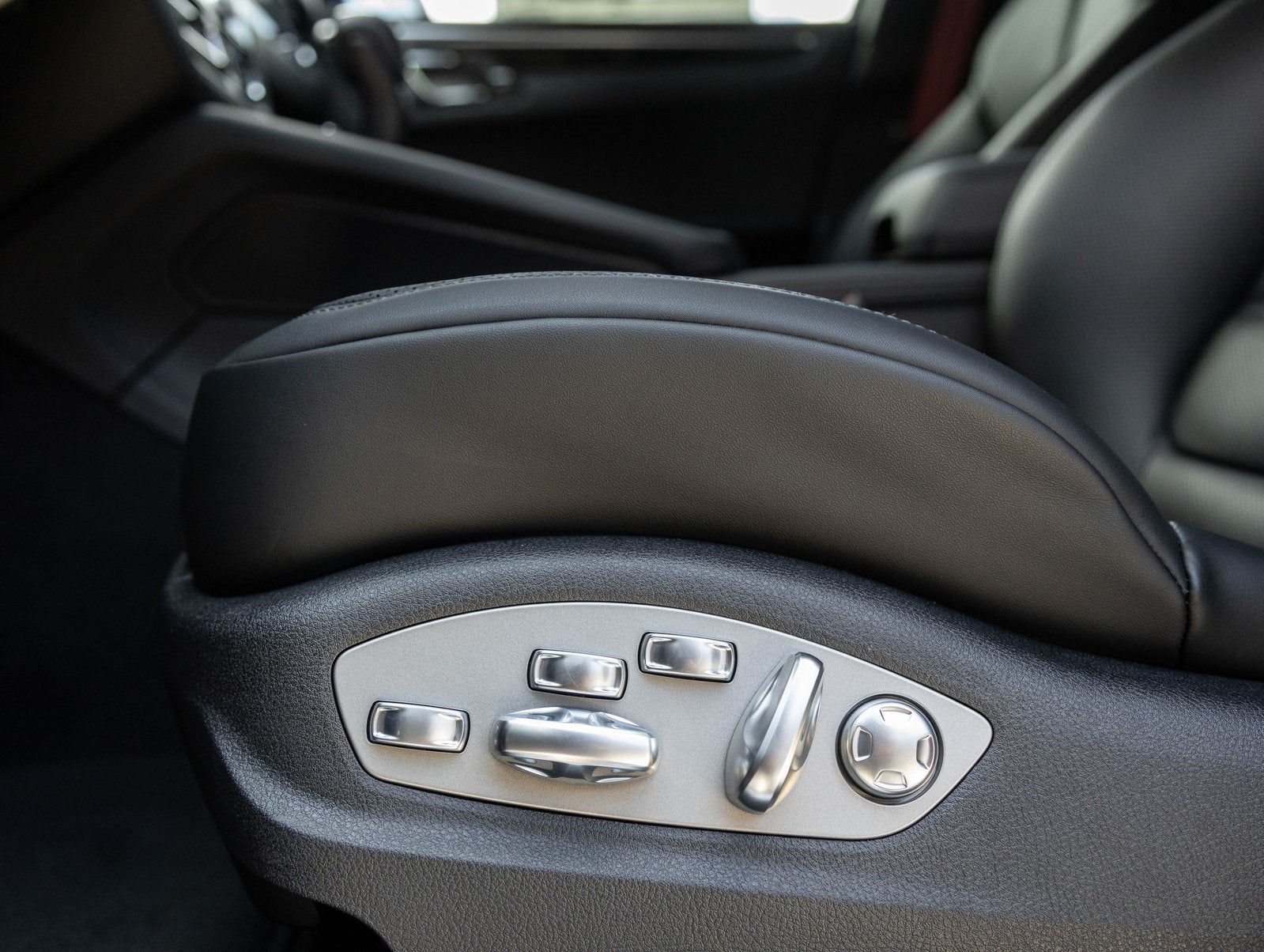 2025 Porsche Macan Macan S