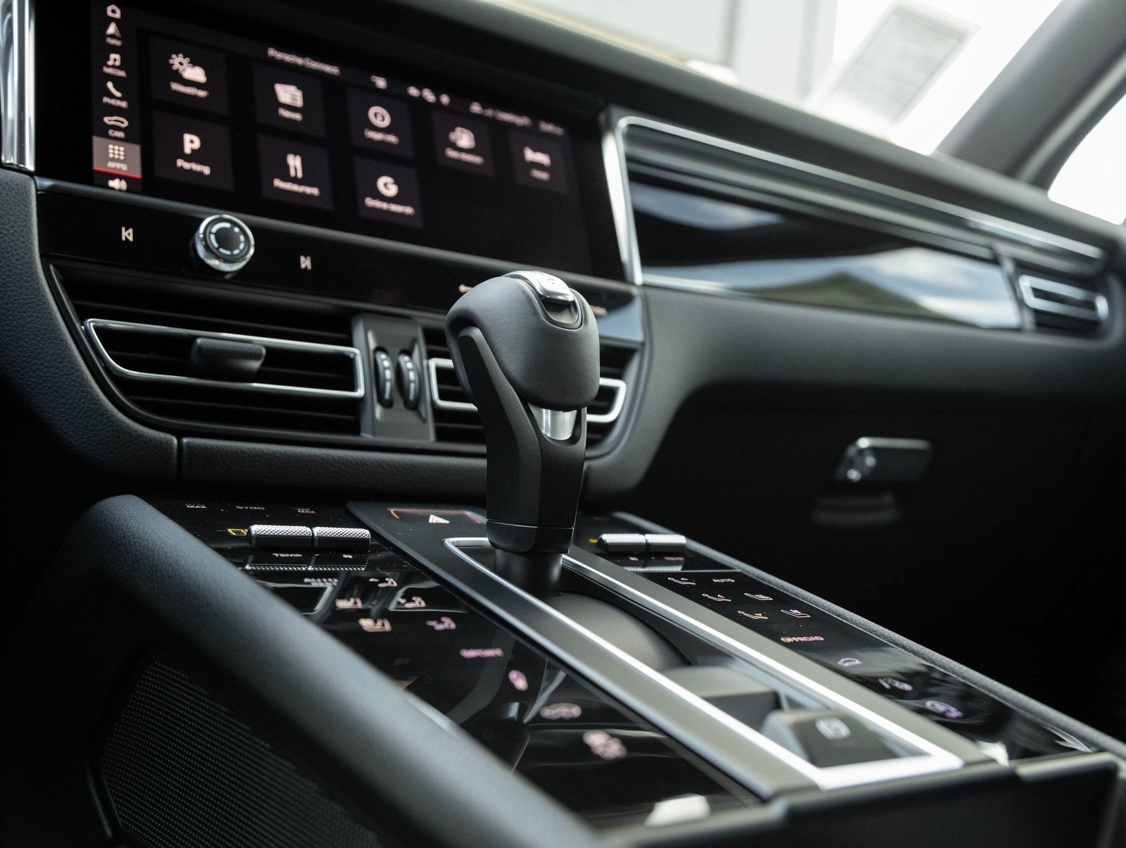 2025 Porsche Macan Macan S