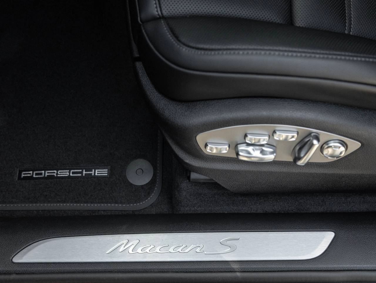 2025 Porsche Macan Macan S