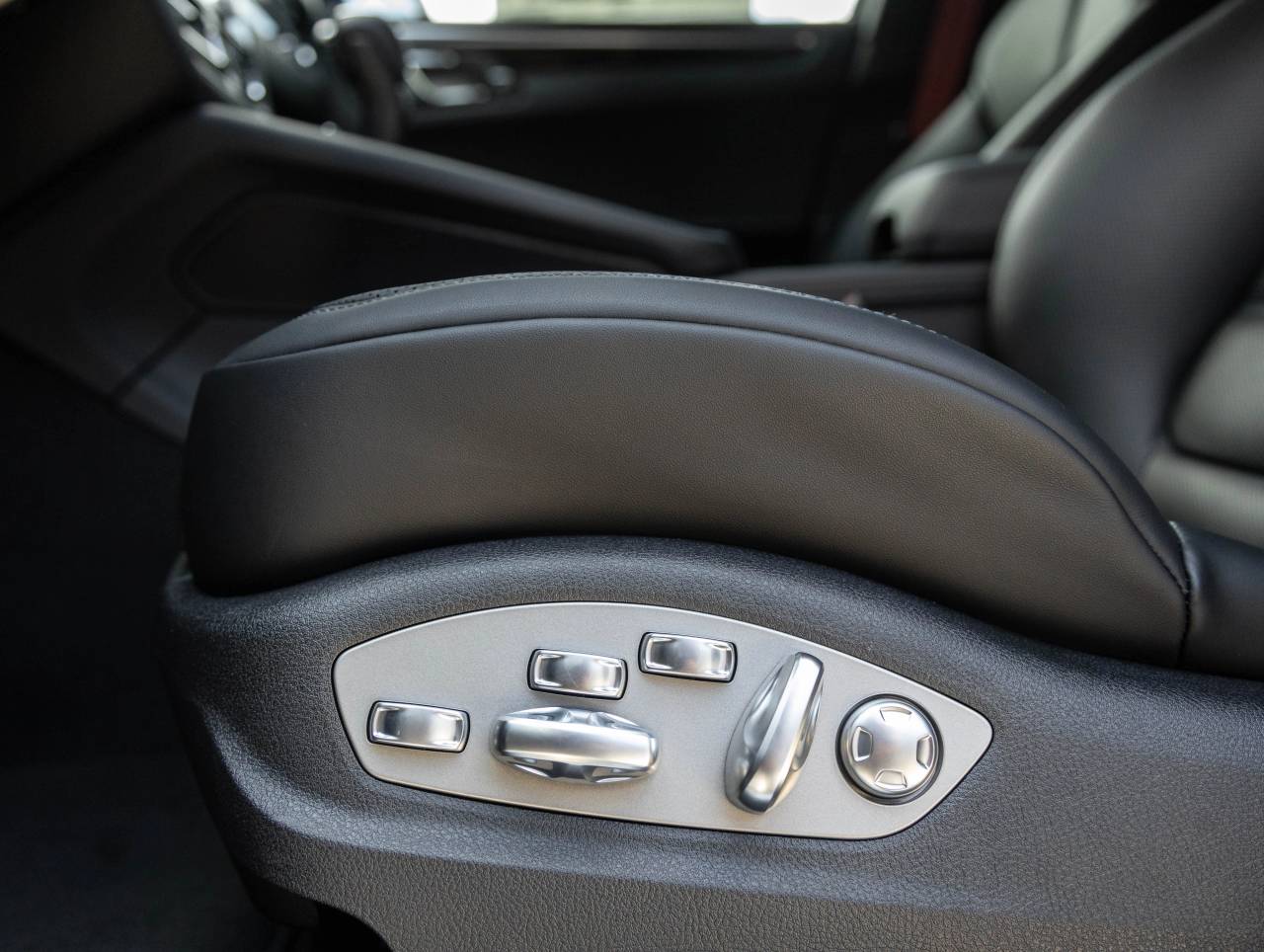 2025 Porsche Macan Macan S