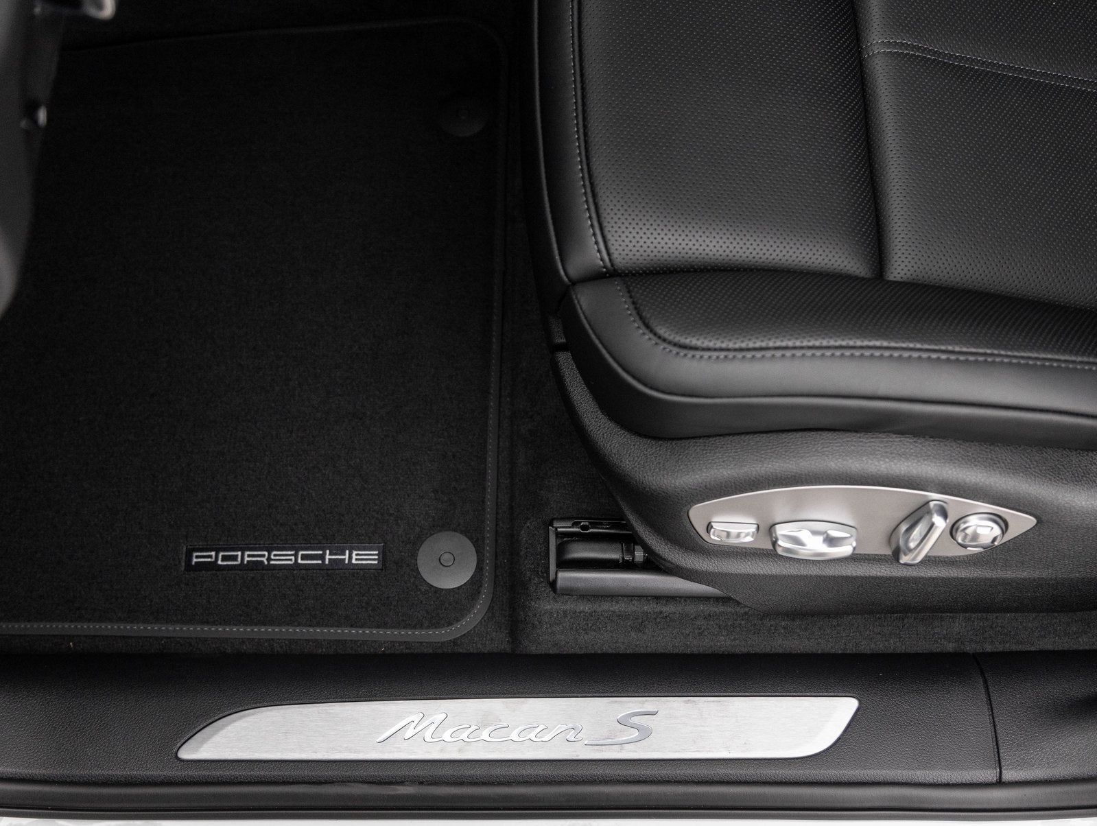 2026 Porsche Macan Macan S