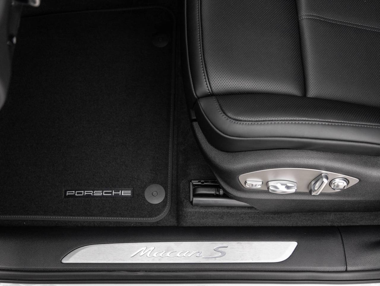 2026 Porsche Macan Macan S