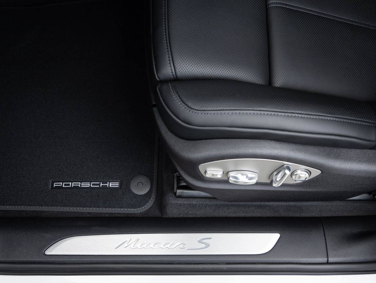 2026 Porsche Macan Macan S