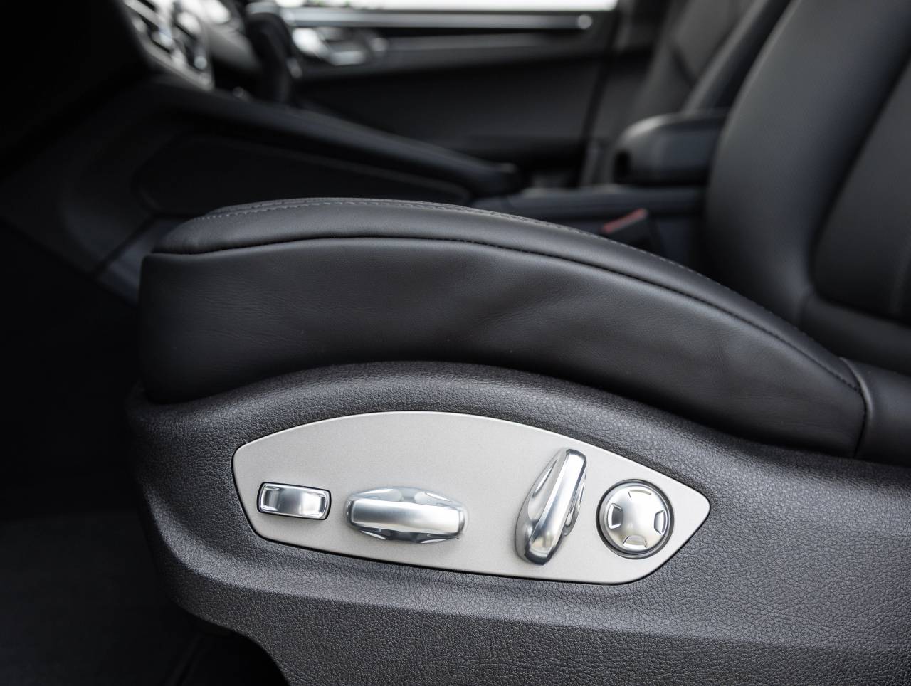 2026 Porsche Macan Macan S