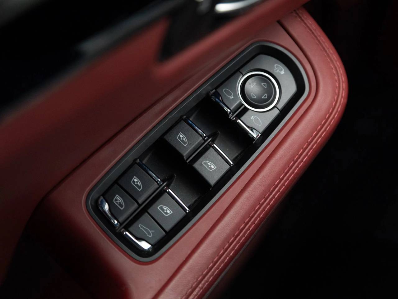 2024 Porsche Macan Macan S (MY24)